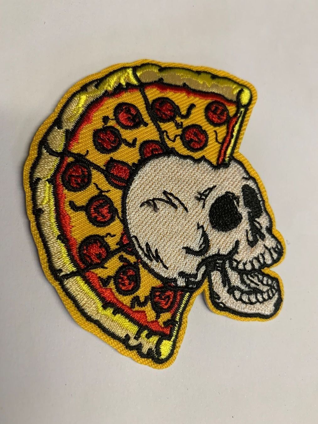 Placchette & Badge: Pizza Punk Badge – Nuovo e nell'imballaggio originale da Ostermundigen venduto da Mcone