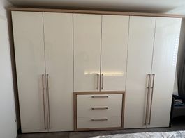 Schrank 300 x 227 x 63