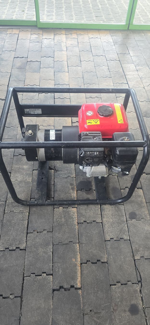 Honda Generatori di corrente: Honda Generator EC 2200 – Usato da Rikon im Tösstal venduto da pat_2mzp 2
