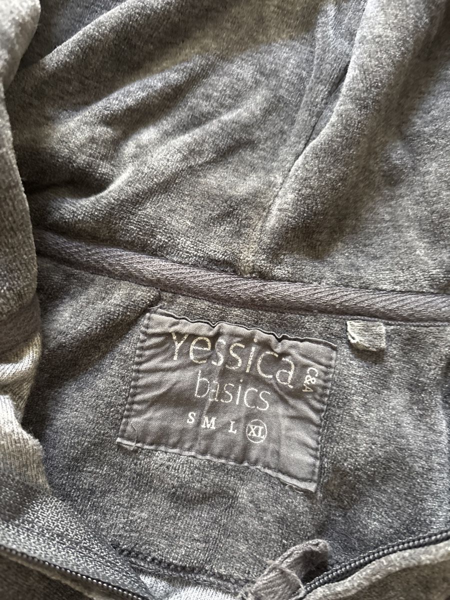 C&A Giacche: Graue Samtjacke von C&A, grösse S-M – Usato da Bern venduto da ser_6vm5 1