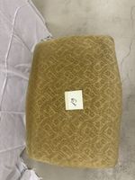 Hocker mit Stuckmuster Stoff und Holzgestell