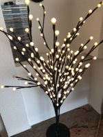 LED Baum mit Lichtern