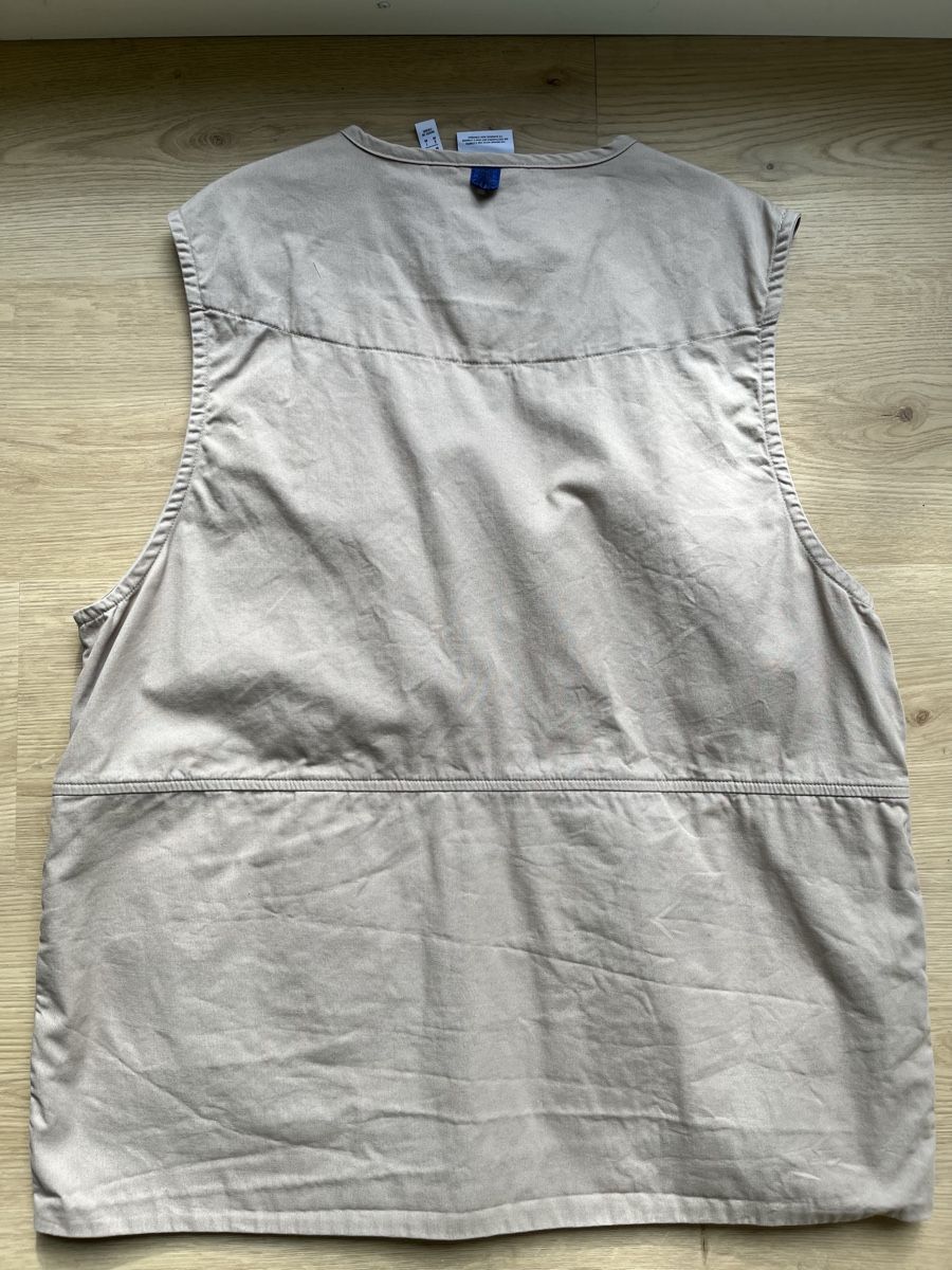 Adidas Gilet & Giacche: Adidas Adventure Weste Grösse M Beige – Usato da Gelterkinden venduto da mangobango 1