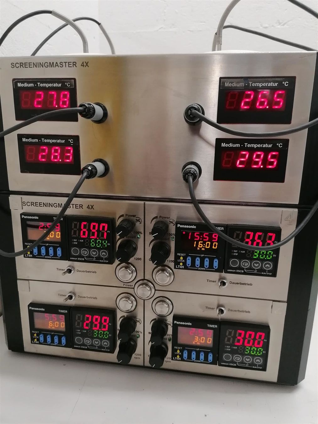 Radiatori: Screening Master 4x Rühr-Heiz-Block – Usato da Niederdorf venduto da LeptonAG_Labor 3