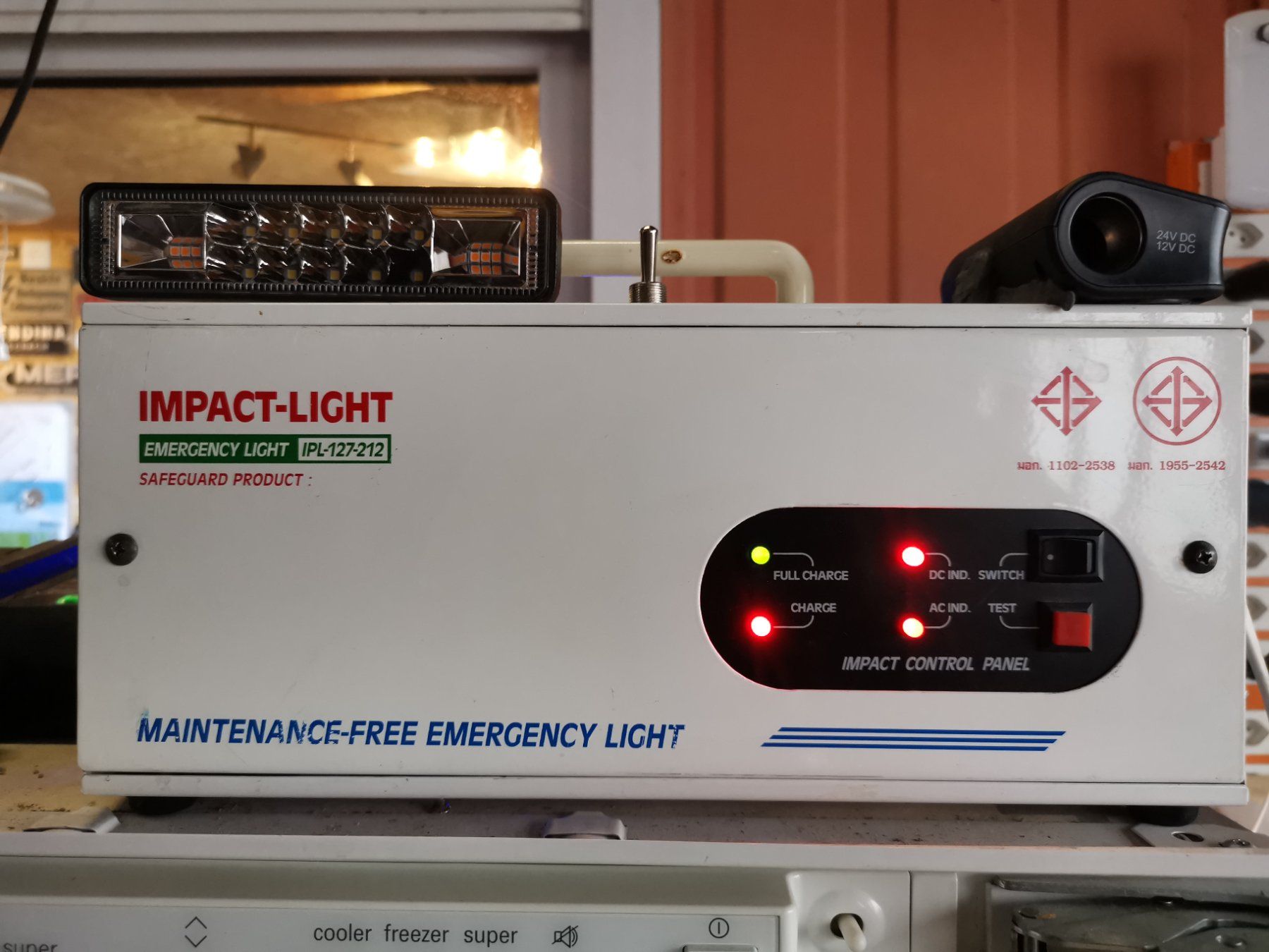 Lampade: Notleuchte mit USB Tragbar – Usato da Zürich venduto da adi0111 1