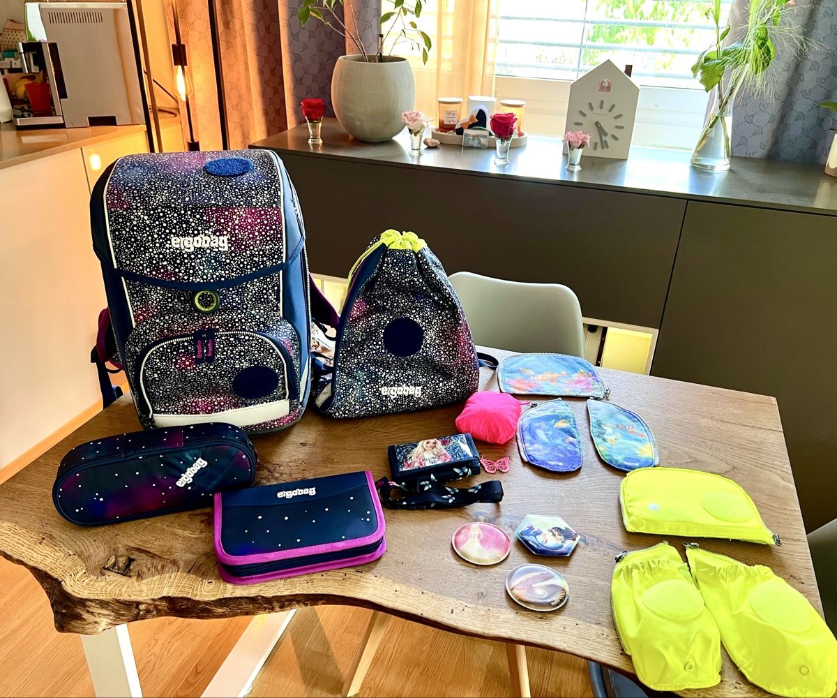 Ergobag Borse & Zaini: Ergobag Cube Schulrucksack Bärlaxy Set mit LED Zippies – Usato da Meggen venduto da leh_z2gf