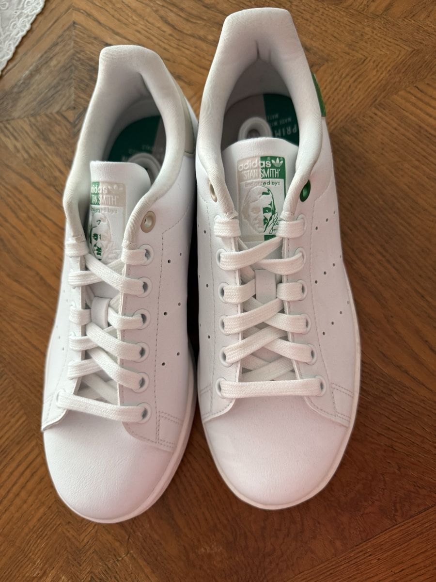 Adidas Scarpe da donna: Adidas schuhe  – Usato da visp venduto da Kmemo1