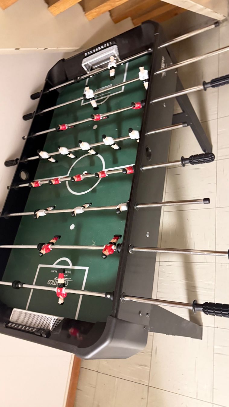 Giochi: Tischfussball Kicker schwarz gebraucht – Usato da Allschwil venduto da jth_yw98 1