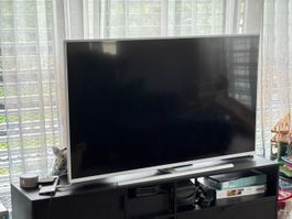 PHILIPS 55" 4K AMBILIGHT FERNSEHER — Modell 55PUS7304/12