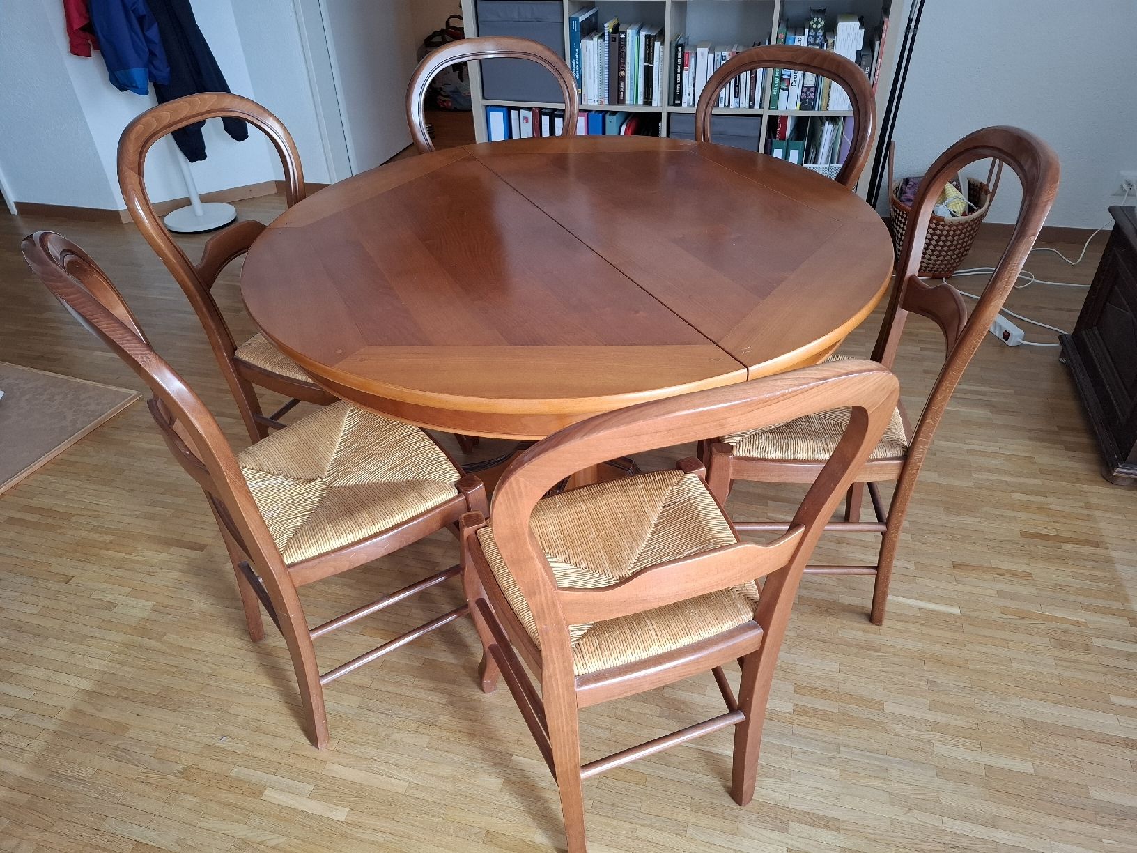 Set di tavolo e panche: Ensemble table et 6 chaises – Usato da Orbe venduto da roxanny2021