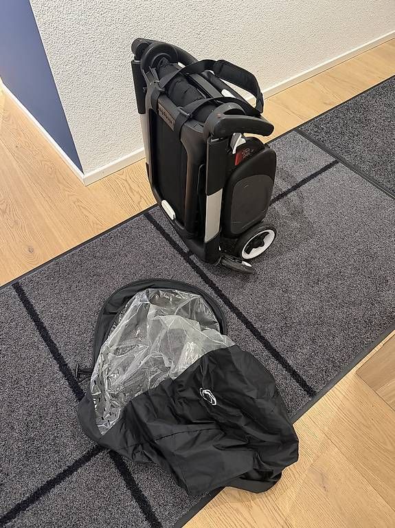 Bugaboo Carrozzine: Bugaboo Ant mit Fussstütze in schwarz – Usato da Rorbas venduto da Astrafix 2