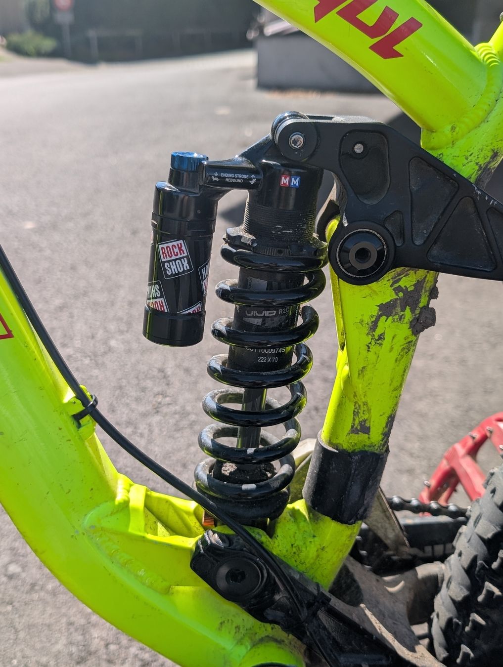 Vélos: DH Denti – D'occasion à Madiswil par mas_t8d5 1