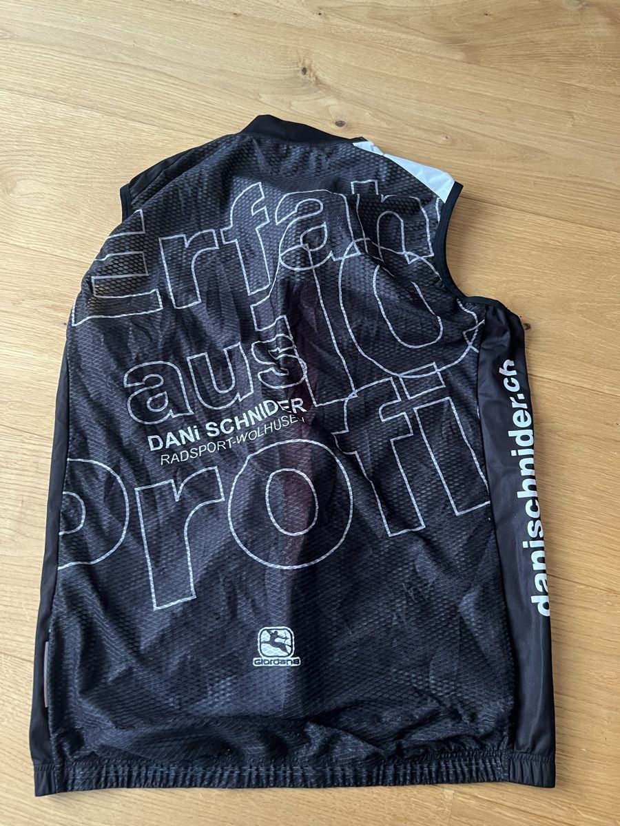 Gilets & Westen: Radsportweste – Gebraucht aus Luzern von sydney01. 2
