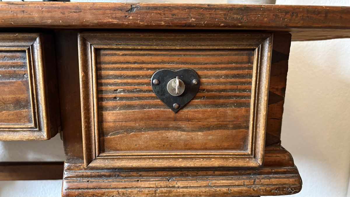 Scrivanie: Wunderschöner antiker Schreibtisch – Usato da Belp venduto da heyapple 2
