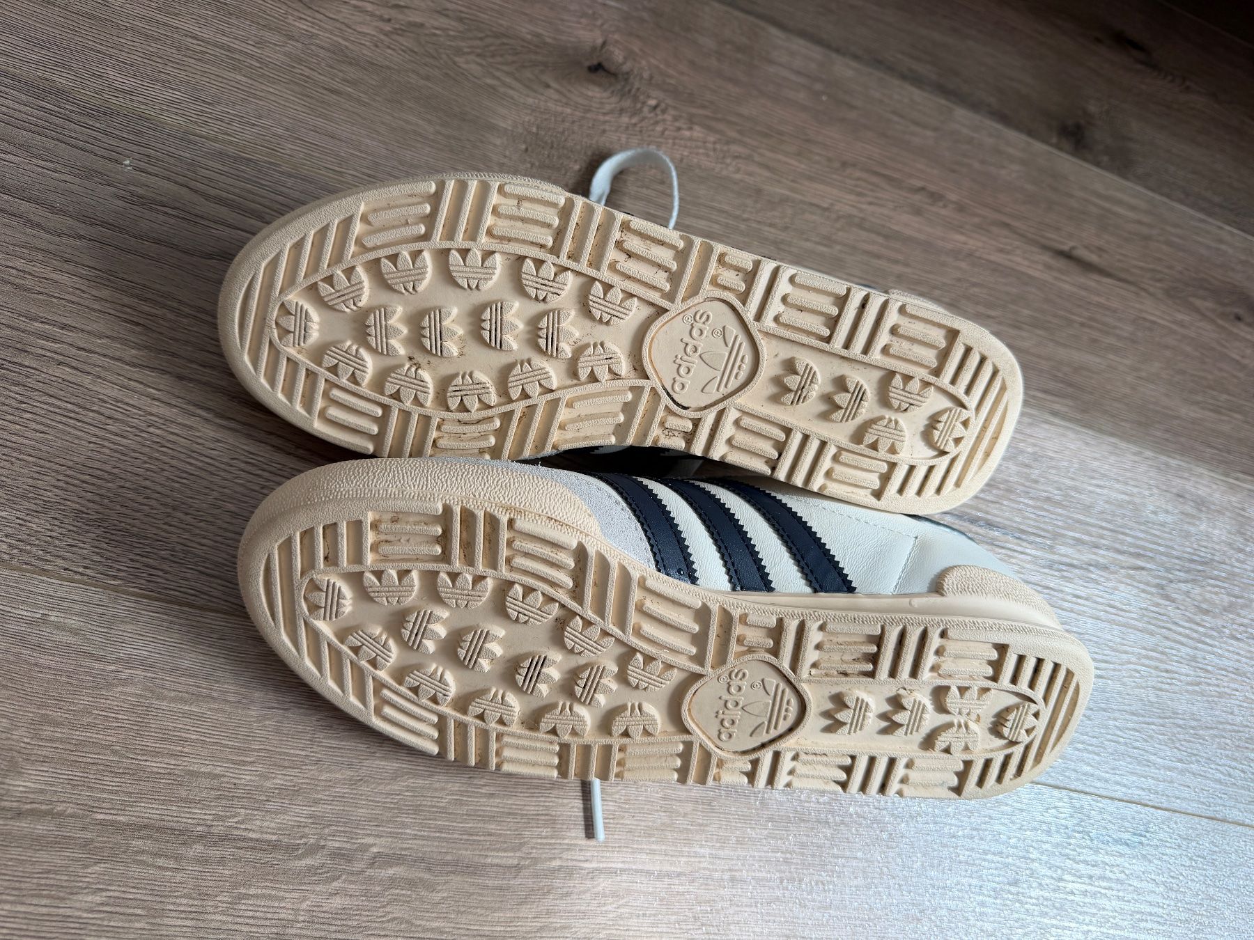 Adidas Scarpe da donna: Sneakers von Adidas Jeans – Usato da St. Gallen venduto da Cosmo4 3