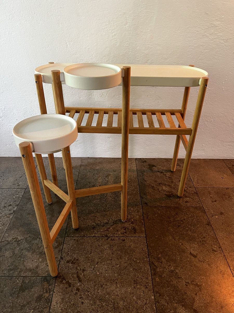 Ikea Scaffali: 2x IKEA SATSUMAS Blumenständer, Bambus/weiss – Usato da Gockhausen venduto da MariusWeber