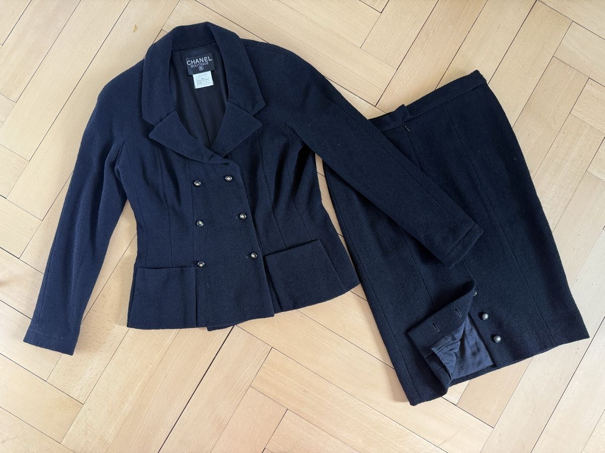 Chanel Giacche: CHANEL Jacket boucle black fr42 - great condition – Nuovo (secondo la descrizione) da Baden venduto da agora_newgeneration