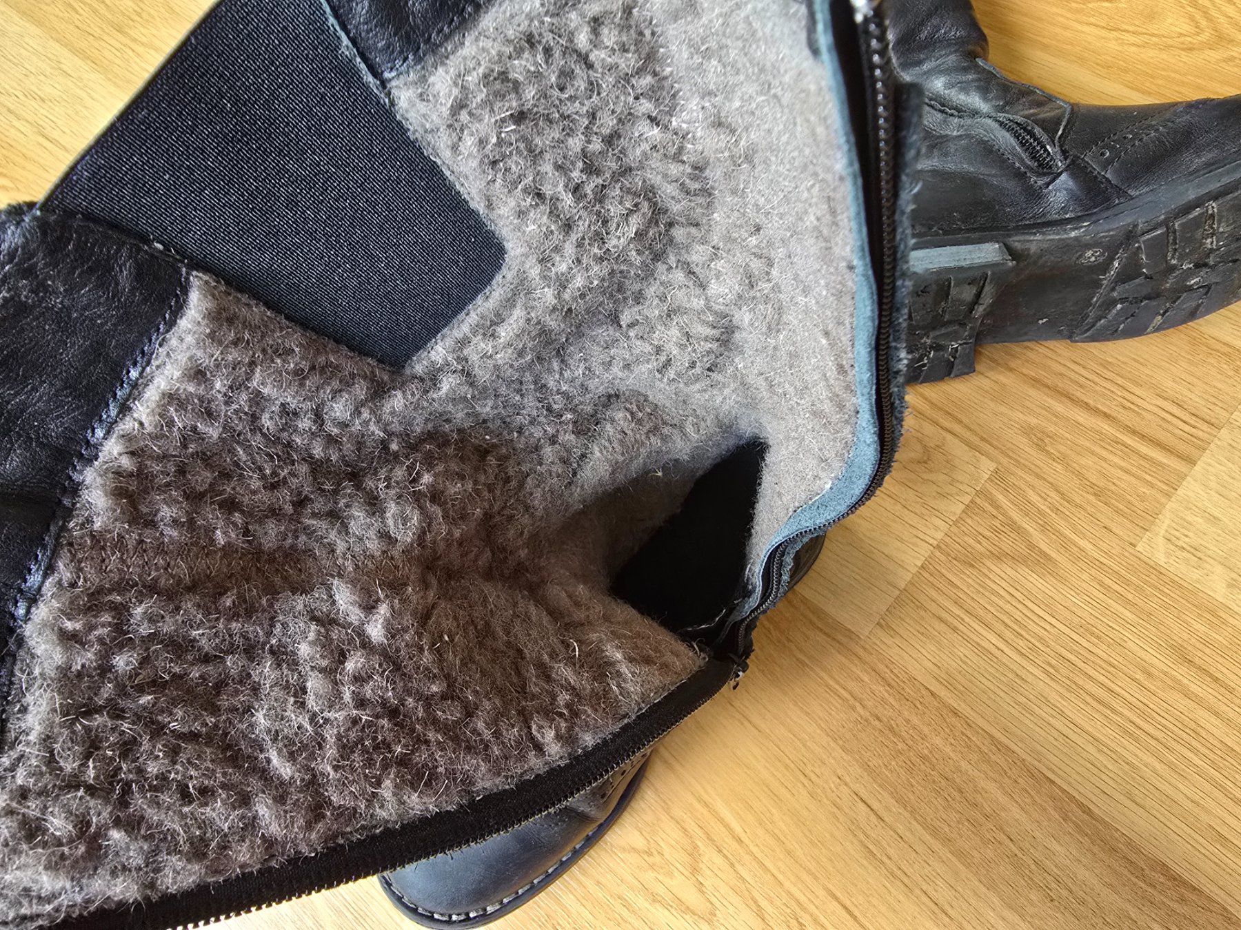 Scarpe per ragazze: Winterstiefel / Stiefeletten Gr. 33, Schwarz – Usato da Büttikon AG venduto da Amineah 2