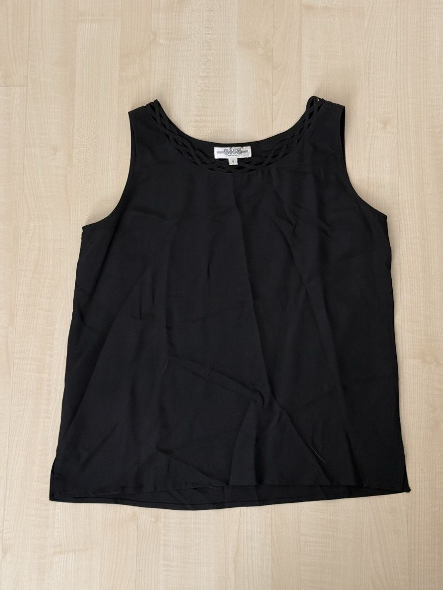 Top: Schwarzes Top – Usato da Neerach venduto da lar_tkp2 1