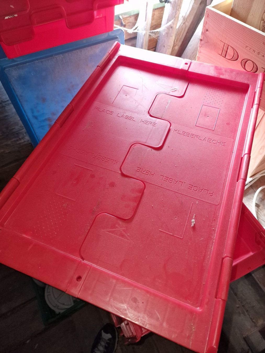 Behälter & Ähnliches: Rote Lagerboxen / Stapelboxen – Gebraucht aus Flüelen von novena 3