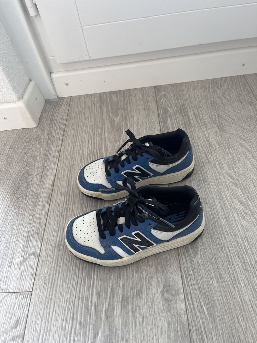 New Balance Scarpe da uomo: New Balance Blue & White Sneakers - Size 29 – Usato da Zürich venduto da ThePicker 2