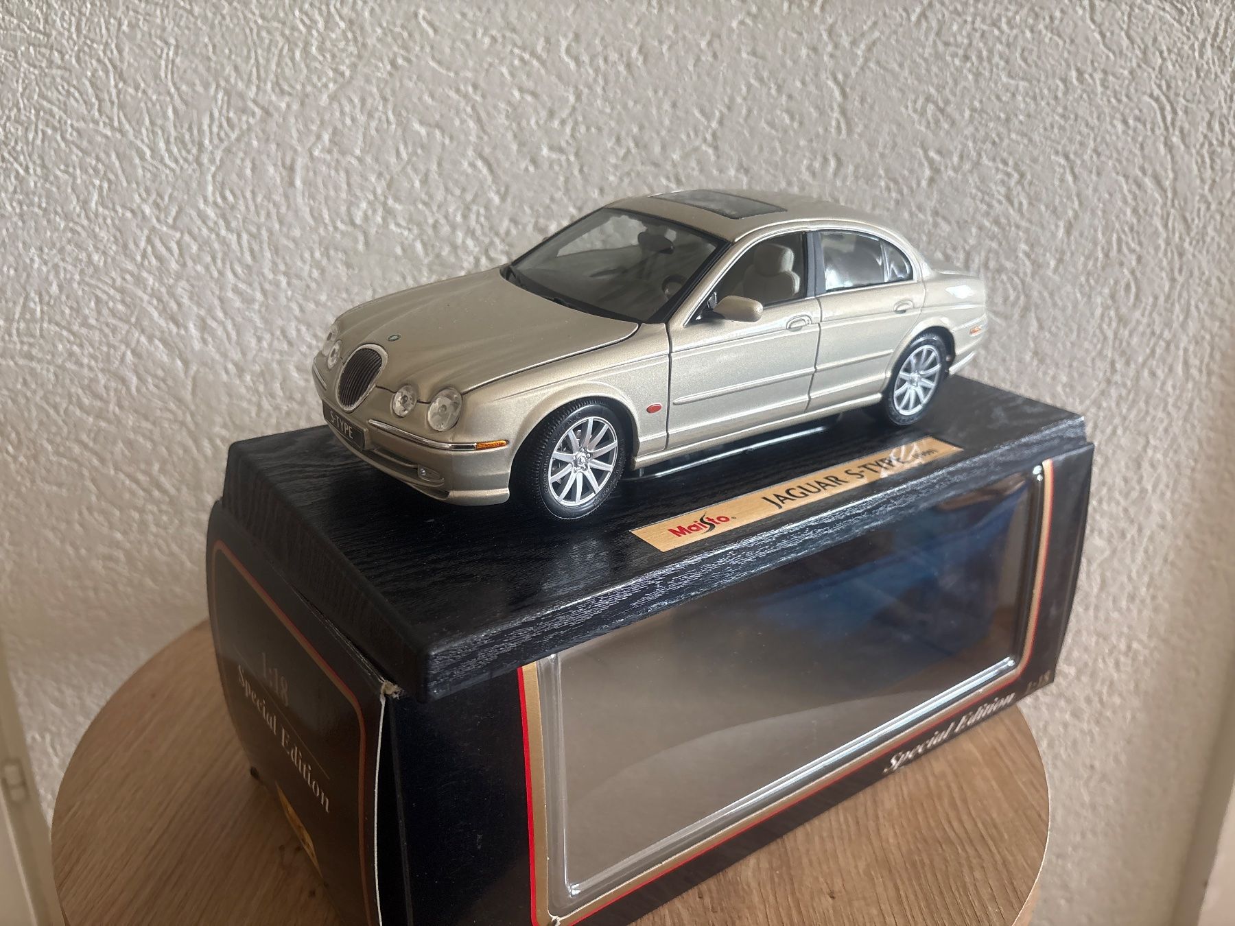 Jaguar Modellini d'auto: Jaguar S-Type Coupe 1:18 1999 – Usato da Aarwangen venduto da kah_79t5