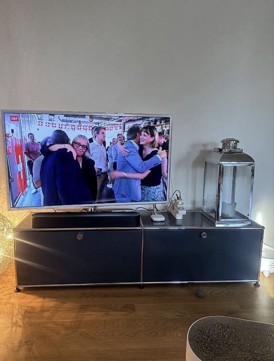 USM TV Möbel: Usm TV möbel – Gebraucht aus St.Gallen von La.ce.92 1