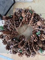 Weihnachtskranz mit echten Tannenzapfen 40 cm Durchmesser