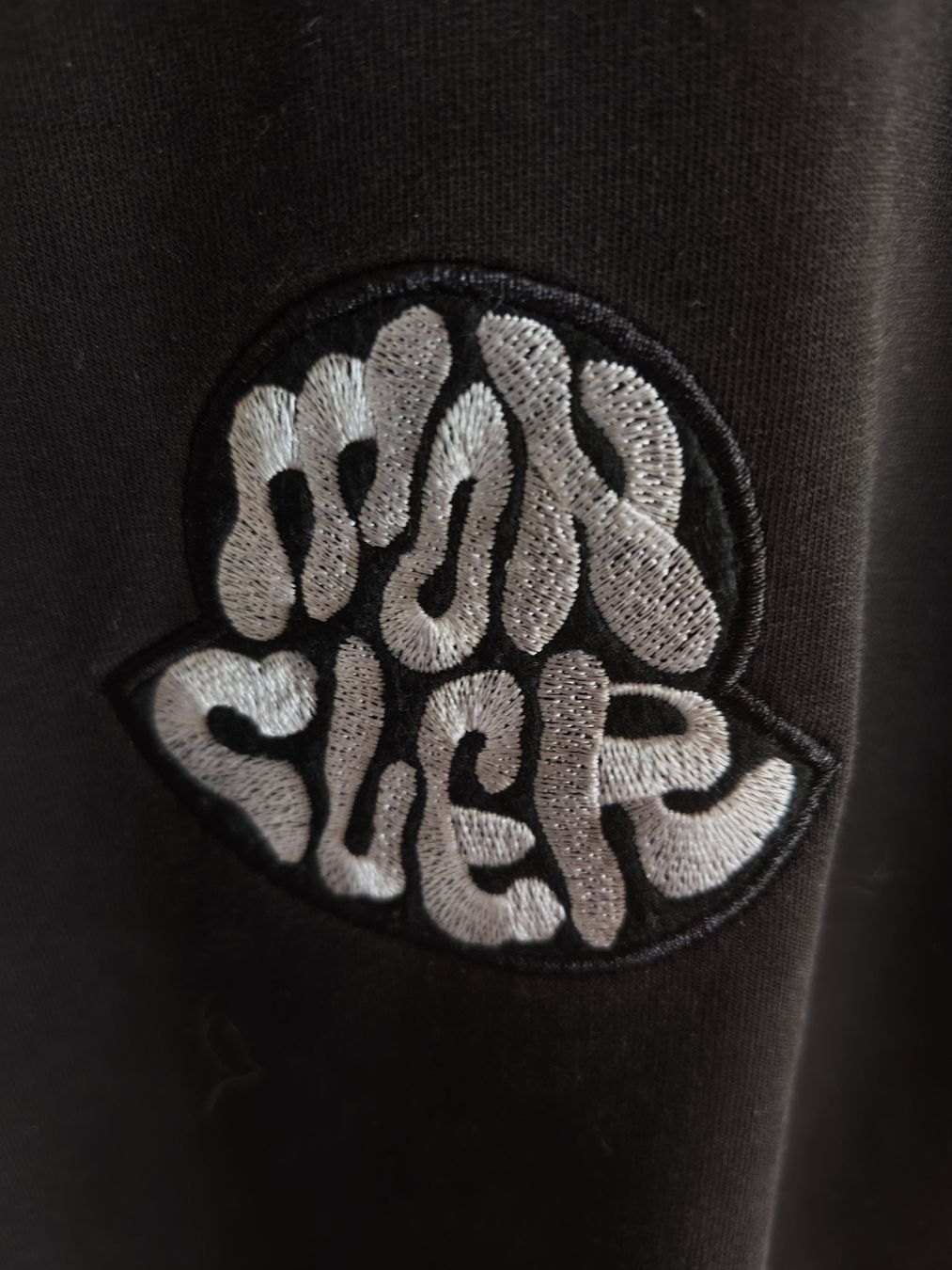 Moncler Pulls & Sweat-shirts: Moncler Pullover schwarz Grösse XL  – D'occasion à Niederglatt SG par bella2022 4