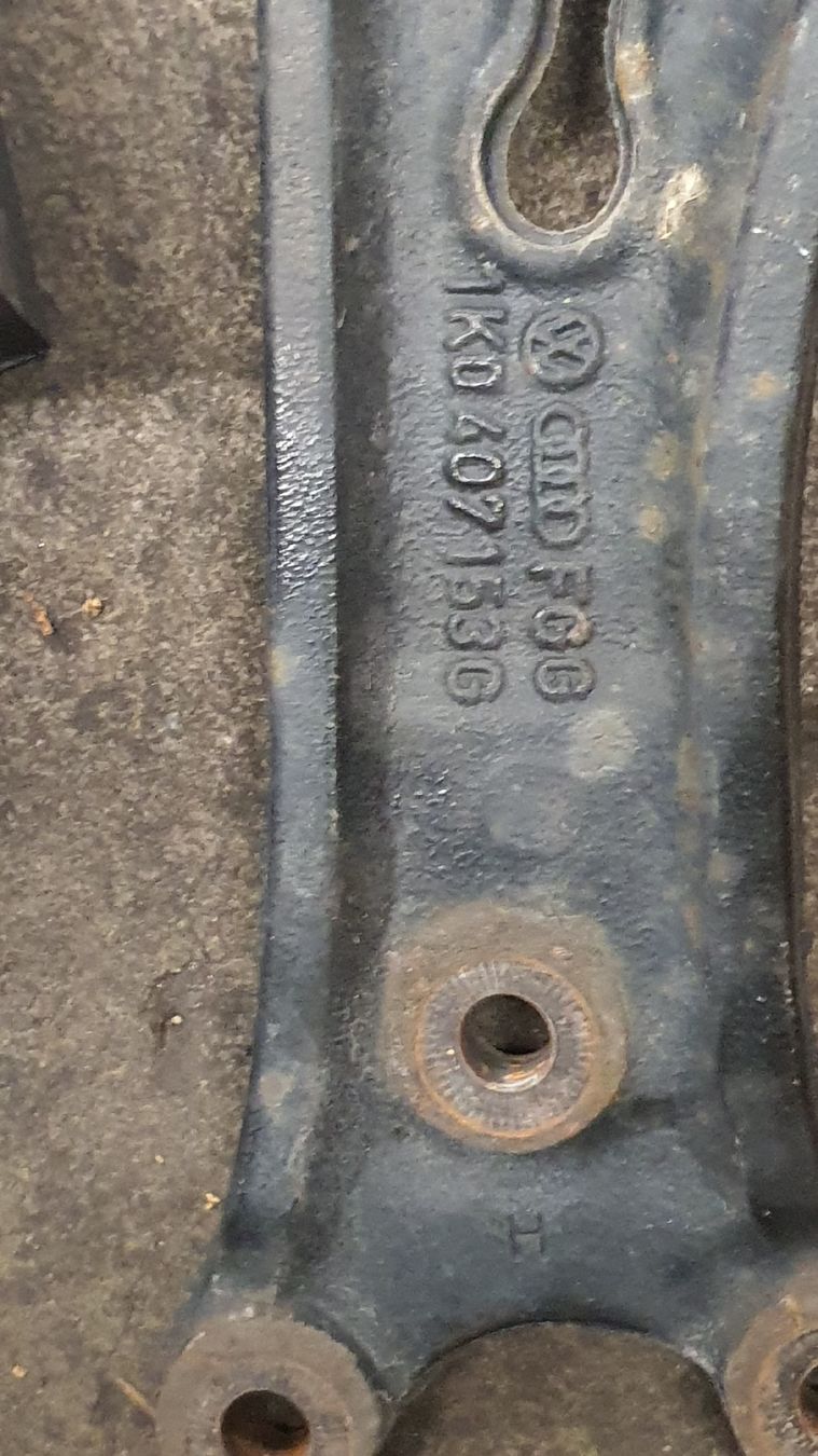 Volkswagen Tutti pezzi di ricambio auto: Qwerlenker vw.audi.skoda.seat – Usato da Wil SG venduto da RR.25 1
