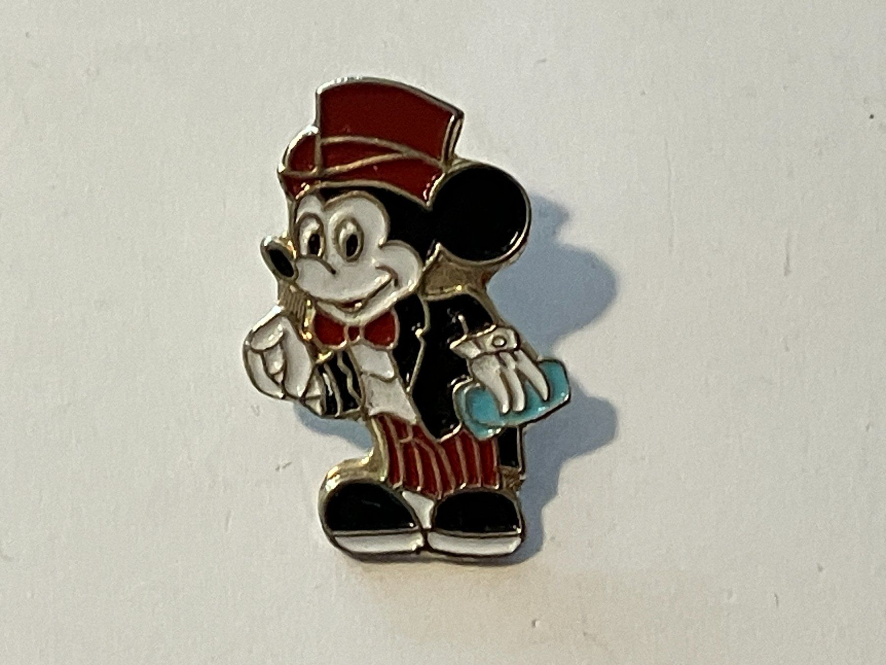 Plaquettes & Badges: 1 Pin Mickey Mouse – D'occasion à Basel par djwwpp