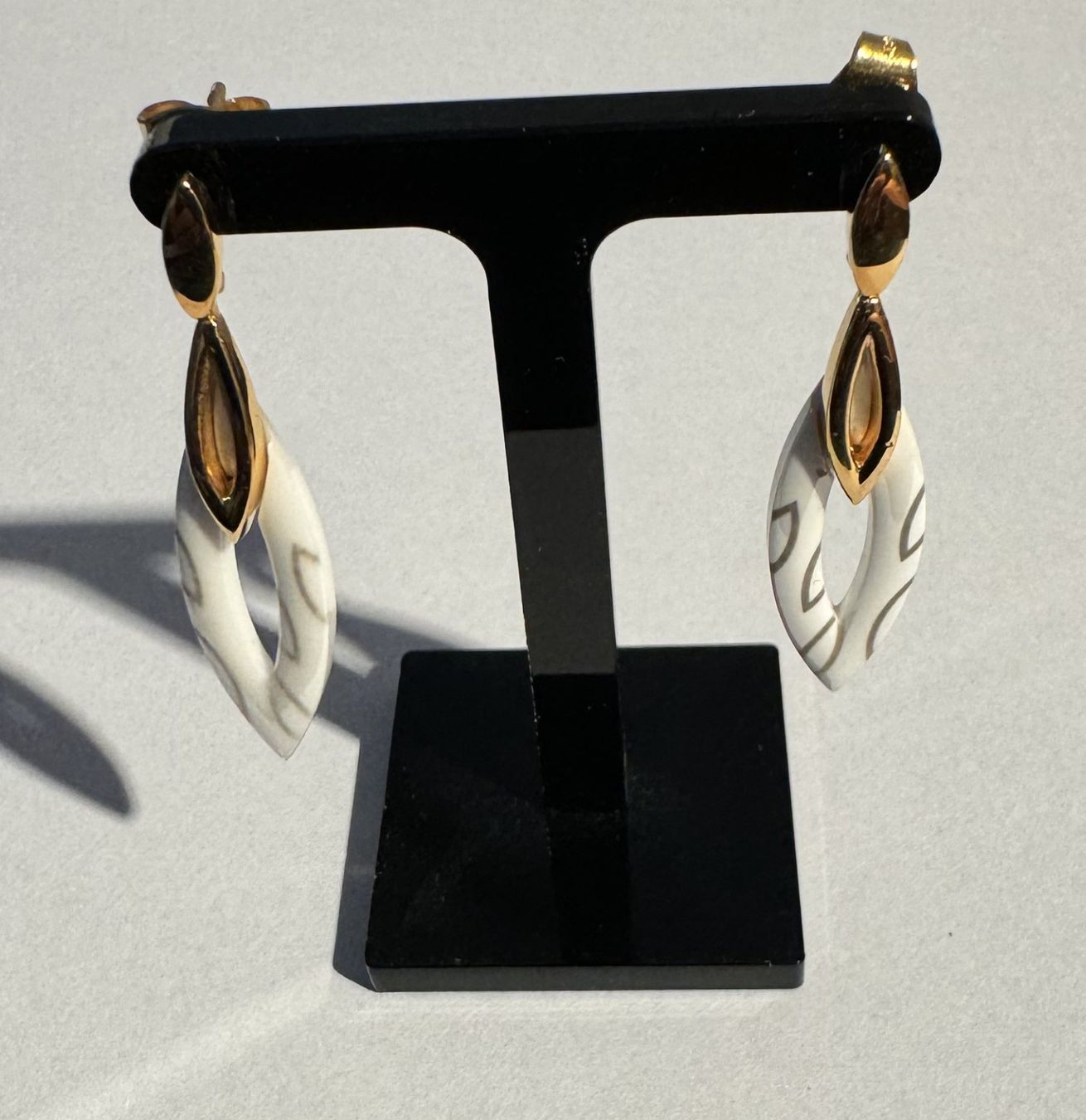 Orecchini pendenti & Orecchini a lobo: Ohrhänger 18kt. GG mit Ceramic 1400C mit Stecksystem – Nuovo e nell'imballaggio originale da Hombrechtikon venduto da Harosa