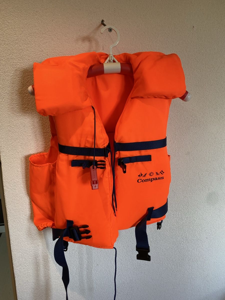 Schwimmwesten: Schwimmwesten 3x – Gebraucht aus Wetzikon ZH von 1756FDDF 2