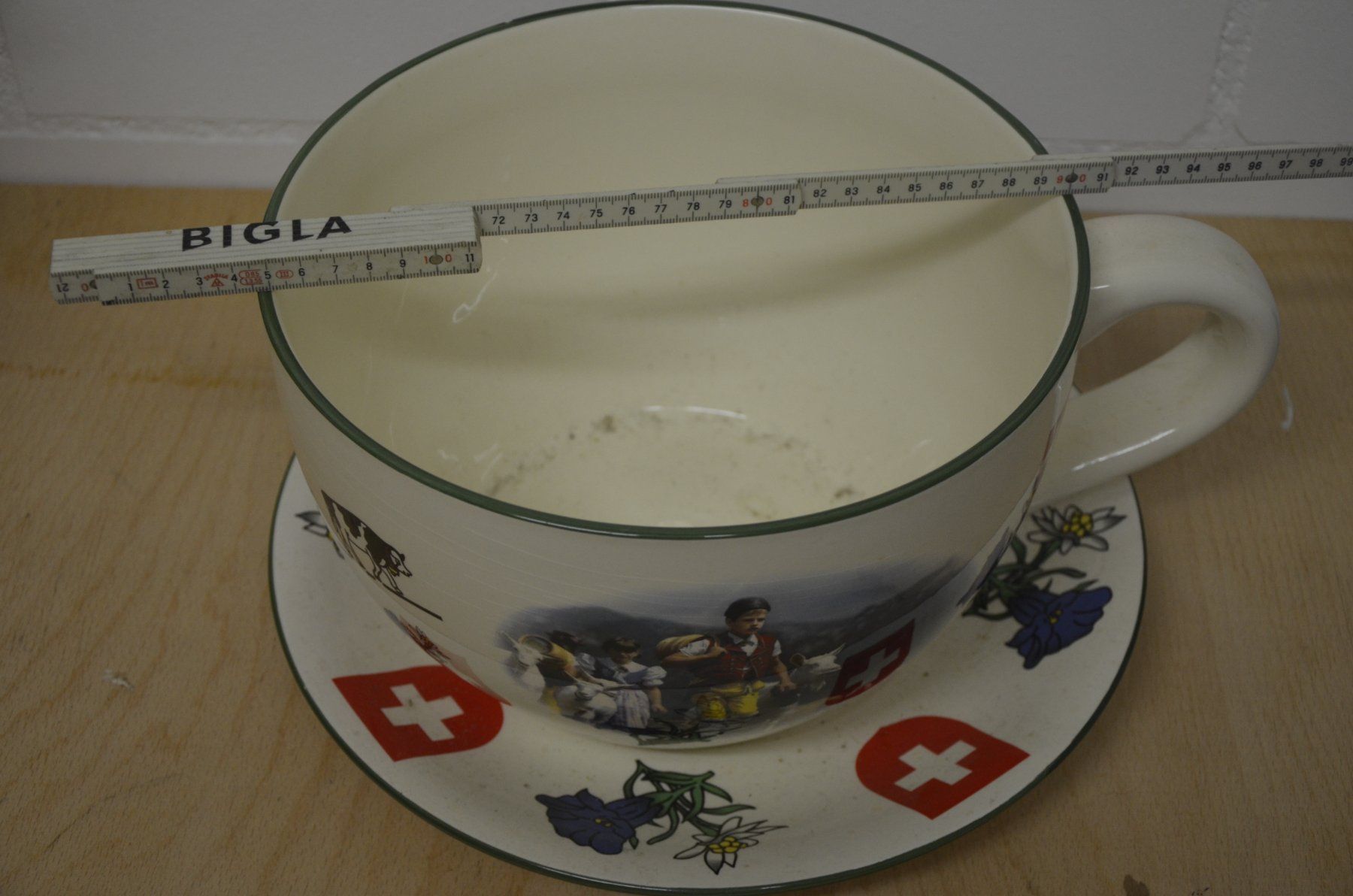 Tazze: Grosse Kaffeetasse mit Unterteller im Swiss lock – Usato da Wetzikon ZH venduto da bausie 1