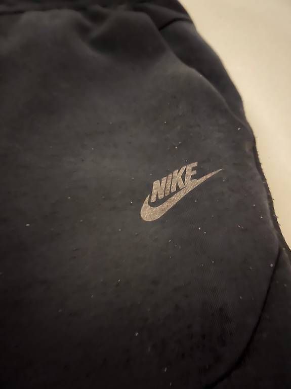 Nike Pantaloni: Nike Tech Fleece Herren Trainerhose – Usato da Ottoberg venduto da yvonne.graenacher 1
