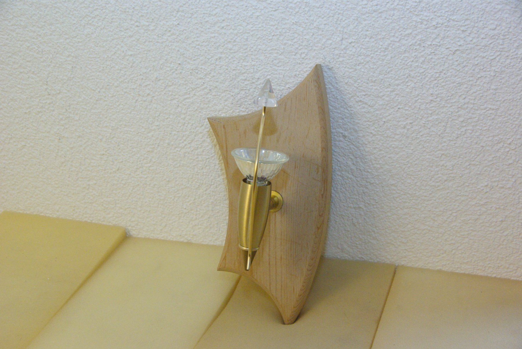 Lampen: Holz-Wandlampe - Holz Optik und Messing – Neu (gemäss Beschreibung) aus Herisau von Cevianer1844