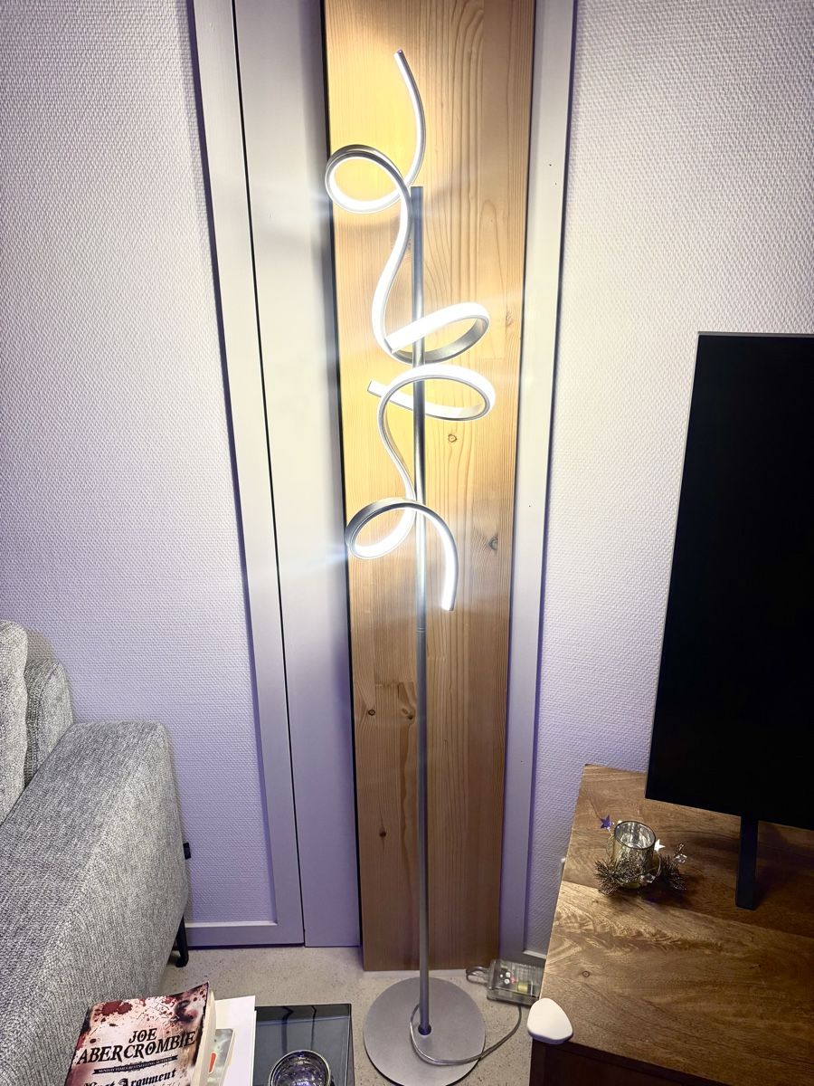 Pfister Lampade: Pfister Stehlampe mit Dimmfunktion – Nuovo (secondo la descrizione) da Zürich venduto da Gizem_GugGag 1