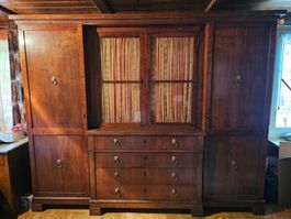 Kleiderschrank