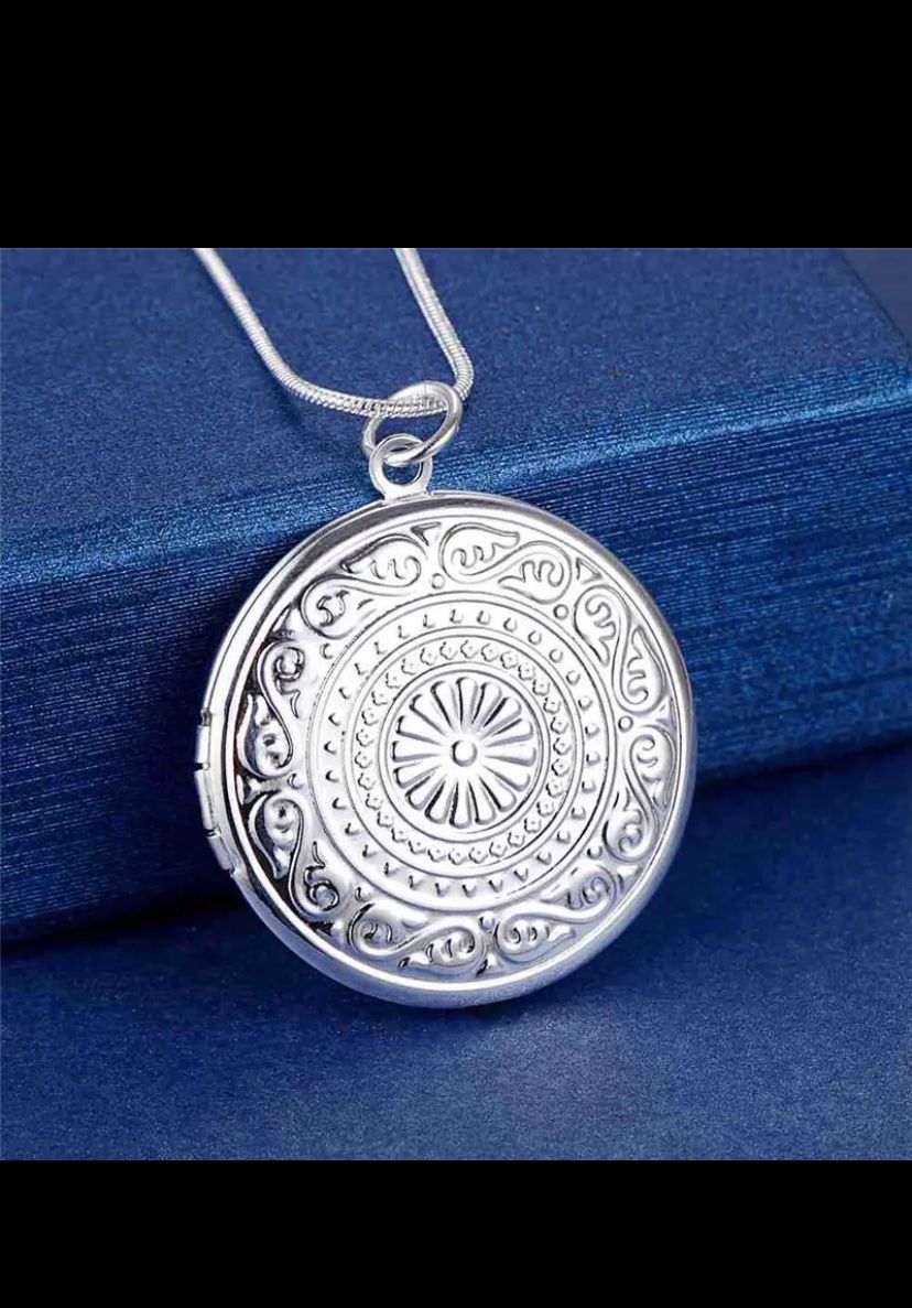 Catenine: Collier avec pendentif 26cm – Nuovo (secondo la descrizione) da Chamoson venduto da Pince26 1