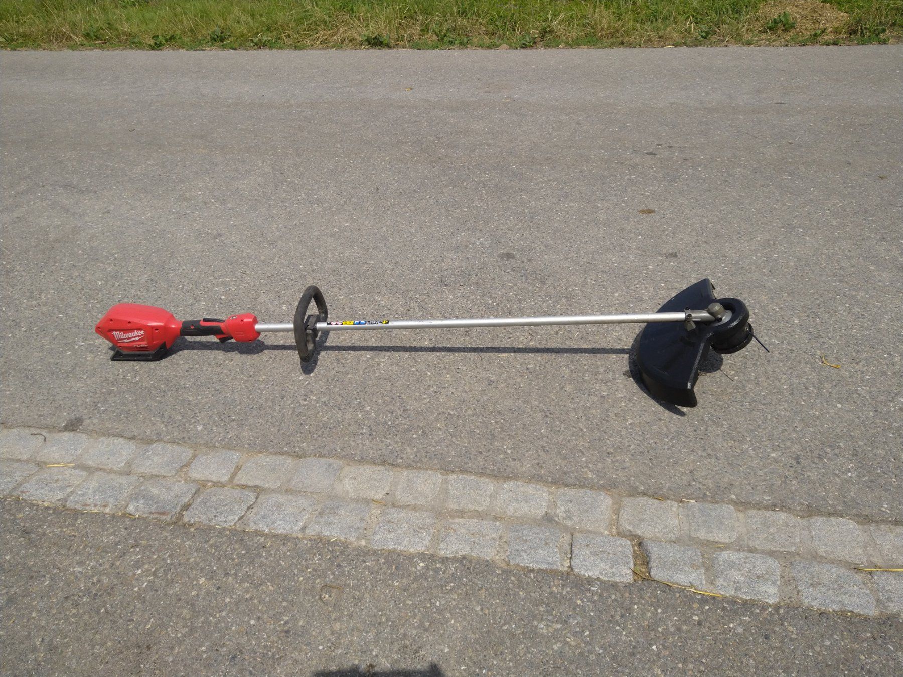 Rasenmäher: Rasentrimmer Milwaukee – Gebraucht aus Ottikon b.Kemptth. von Ferkel2 2