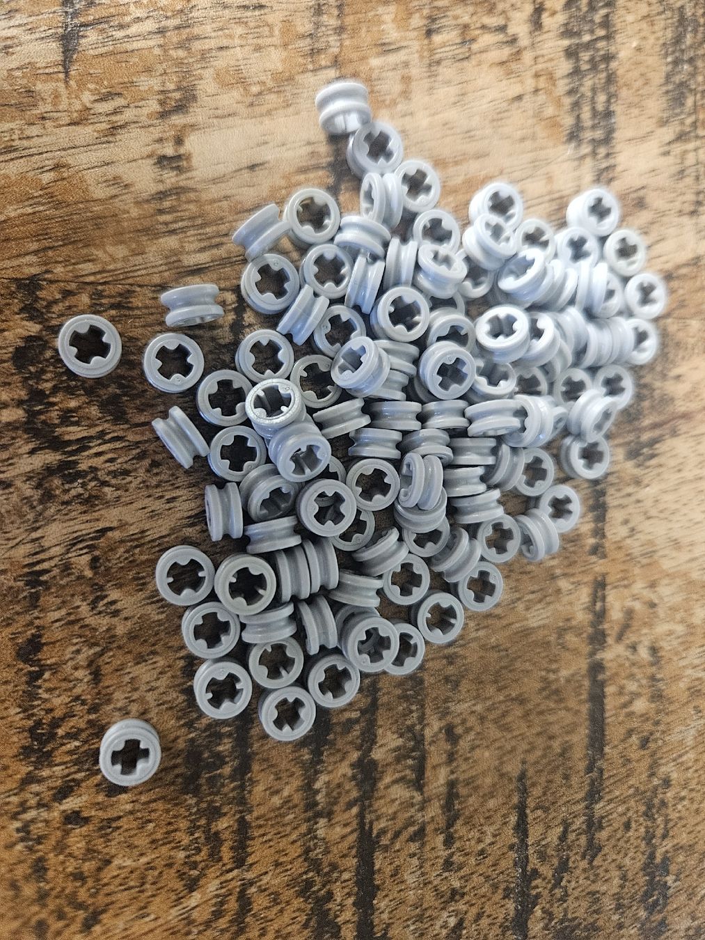 Lego Baukästen: lego 4265c lot de 100 pièces Light Bluish Gray Technic – Gebraucht aus Confignon von Ecrofigs