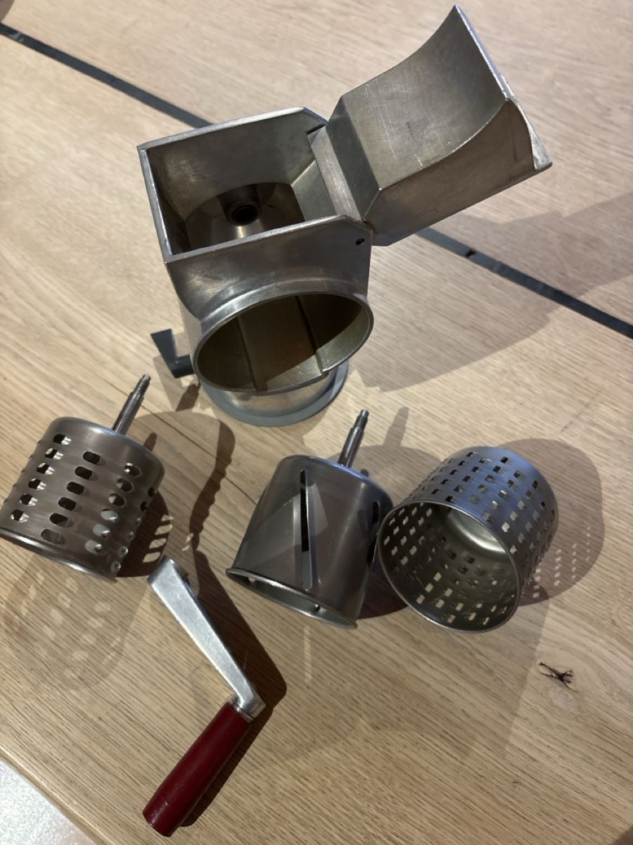 Zyliss Appareils de cuisine: Zyliss Haushalt Raffel – D'occasion à Pany par stuf3