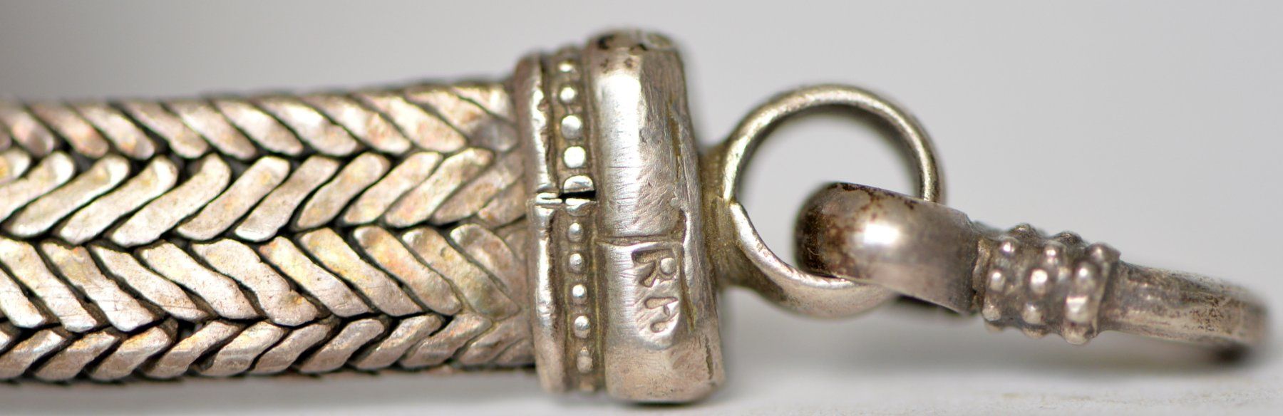 Armbänder & -reifen: Ancien bracelet en métal – Gebraucht aus Neuchâtel von Neuchatel 5