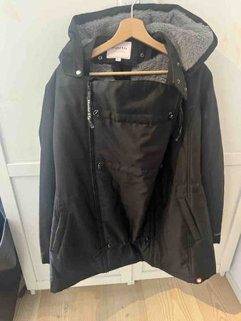 Wombat & Co Tragejacke schwarz Grösse L neuwertig