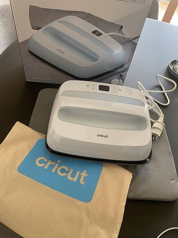 Tutte le macchine: Cricut easypress 3 Transferpresse  – Usato da Appenzell venduto da candy_ 1