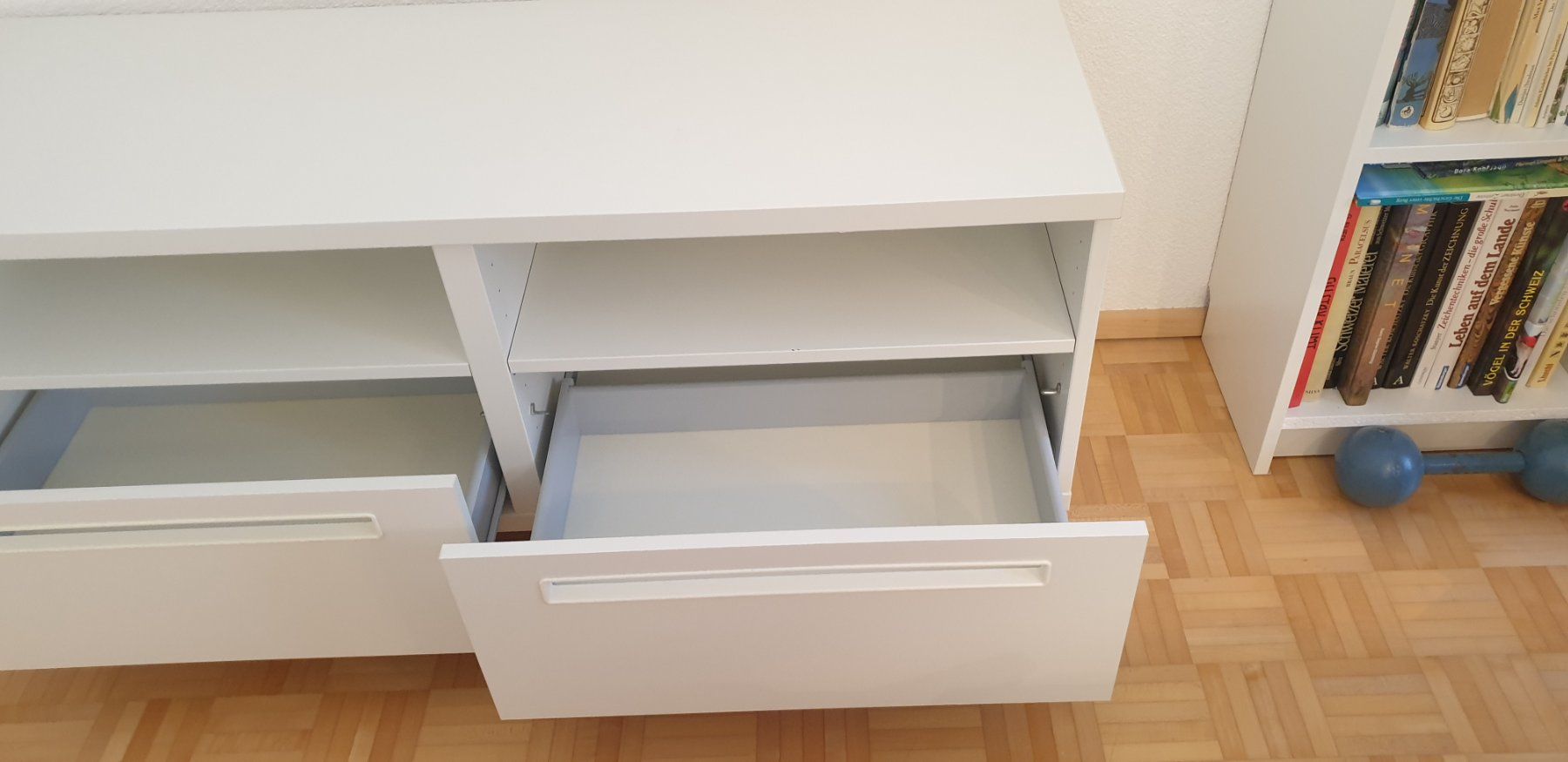Ikea Mobili TV: Fernsehmöbel weiss – Usato da Schänis venduto da Katze120 1