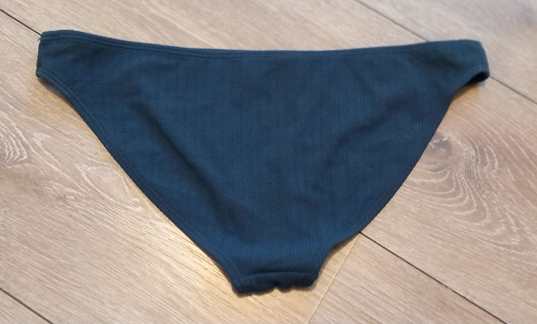 Badekleider & Bikinis: Bikini 40, 75B,  guter Zustand  – Gebraucht aus Rorbas von siramad 5