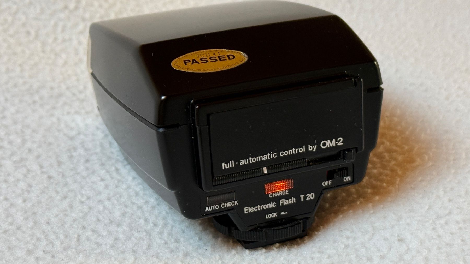 Olympus Flash: Olympus Electronic Flash T20 mit Blitzschuhverlängerung – Usato da Jegenstorf venduto da XavRoa 4