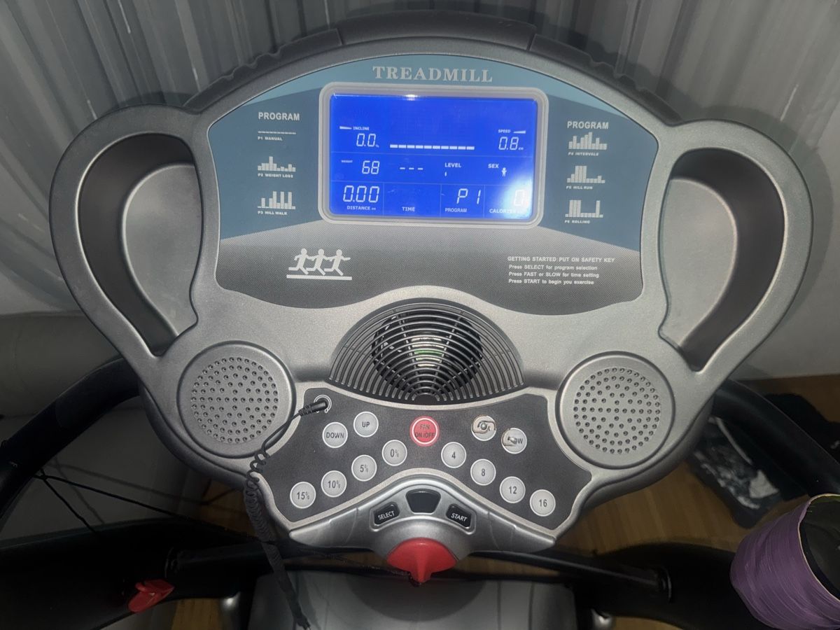 Macchine per carico, silaggio e trasporto: Laufband Optum mit Display und Programmen gebrauchter Zustan – Usato da Oberglatt ZH venduto da mil_8k7v 1