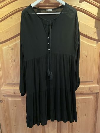 Neues luftiges 3-stufiges Kleid schwarz (L/XL)